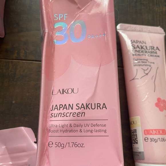 Sakura Skincare Set - Picture 5 of 9